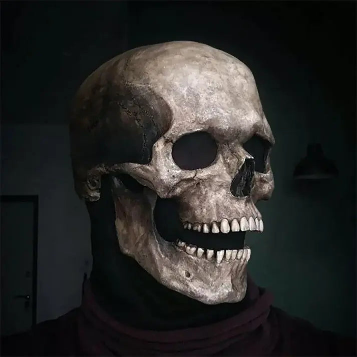 Realistic Skull Mask with Movable Lower Jaw and Full-Head Latex Construction, Unisex Veldora