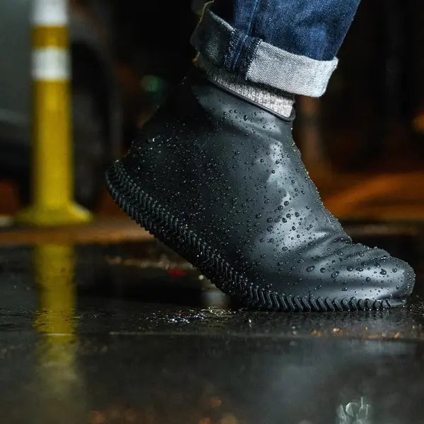 Waterproof Silicone Shoe Covers with Non-Slip Sole and Foldable Design Veldora