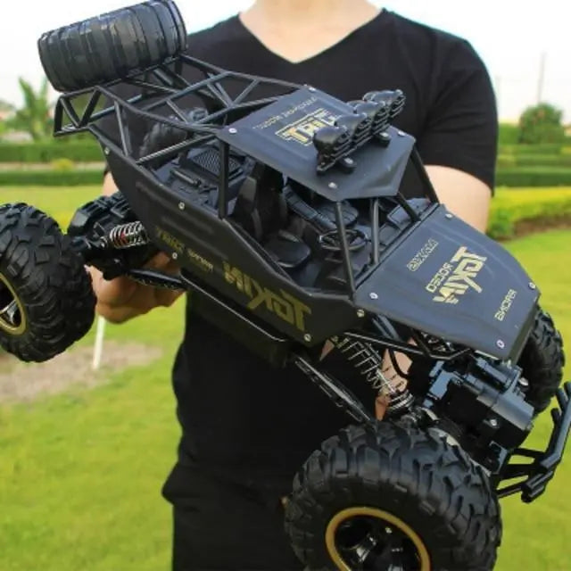 RC Rock Crawler Truck with 4GHz Radio and Shockproof Suspension, 30-Minute Playtime Veldora