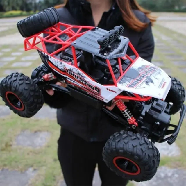 RC Rock Crawler Truck with 4GHz Radio and Shockproof Suspension, 30-Minute Playtime Veldora